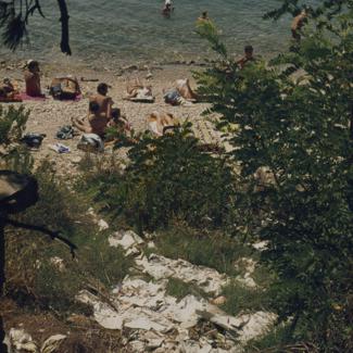 Kupači ispred hotela Kolovare