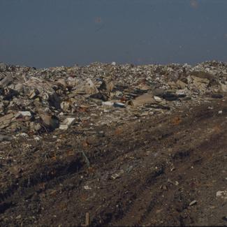Grad smeća; Gradski. Deponij
