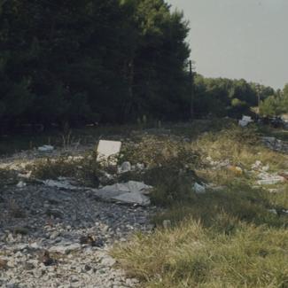 Gradski deponij; prema izlazu