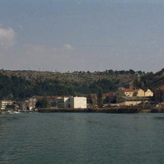 Pogled na Obrovac ispod kule