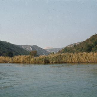Pogled iz Obrovca na kanjon nizvodno