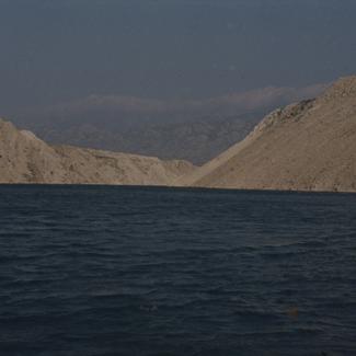 Iz Masliničkog Ždrila pogled na Velebit