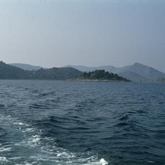 Otočić između U. Farfarikulac i Kruševica s južne strane