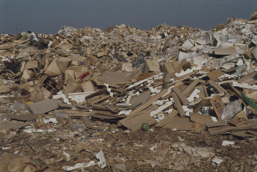 Gradski dep. - nakupine smeća 3 - 4 m visine