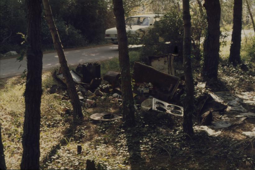 Otpad u šumici desno od puta Nin za Borik odmah iznad kuće