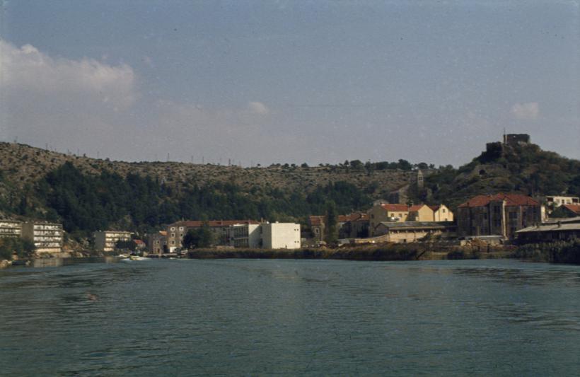 Pogled na Obrovac ispod kule