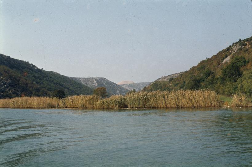 Pogled iz Obrovca na kanjon nizvodno