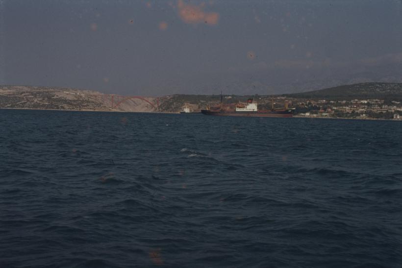 Pogled na Maslinički most i Maslinicu sa lukom boksita