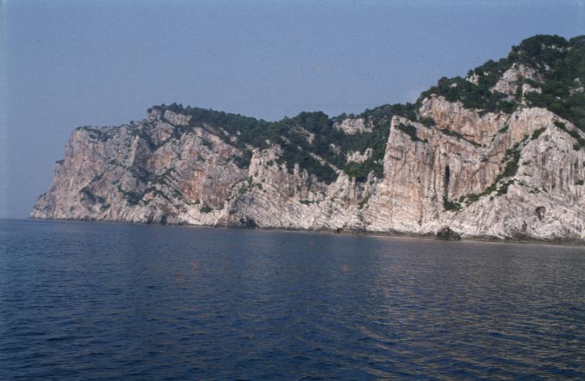 Klifovi; s vanjske jugo-zap. strane otoka