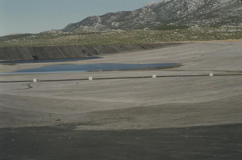 Zapadna taložnica za lužine pogled prema Velebitu