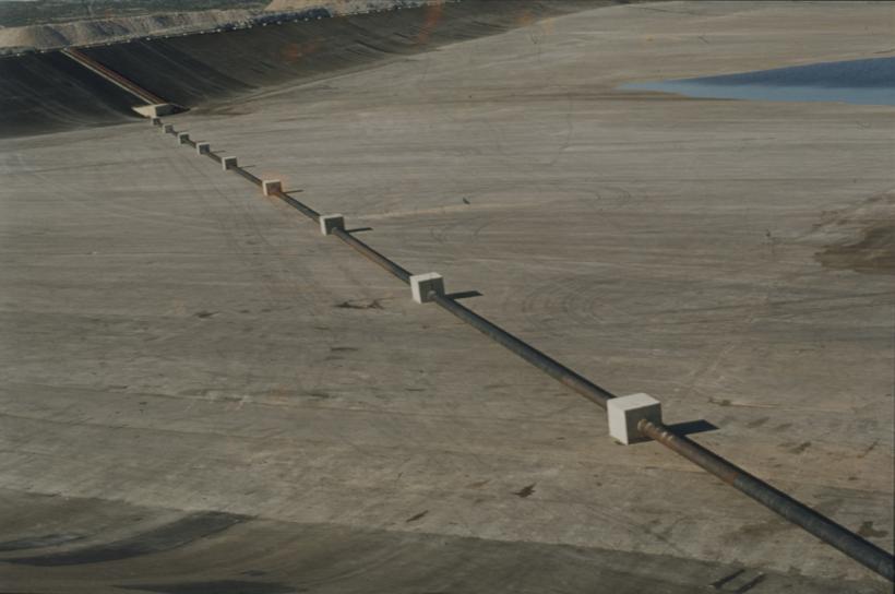 Zapadna taložnica za lužinu odvodna cijev; lijevo kolektor