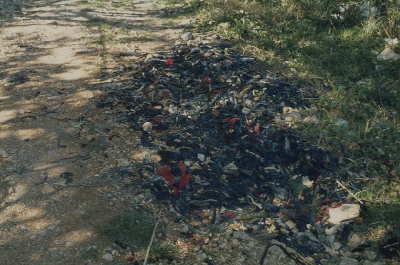 Na putu uz zid tvornice 