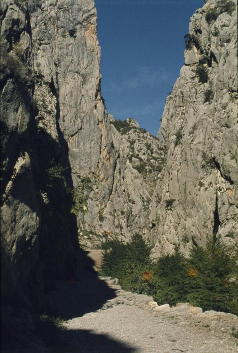 Kroz proboj V. Paklenice