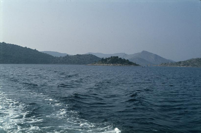 Otočić između U. Farfarikulac i Kruševica s južne strane