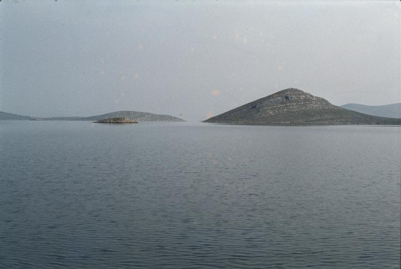 Ispustni kanal ispred tvornice Boris Kidrič