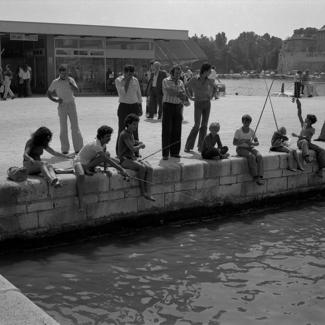 Ribiči ispred ispusta fekalnih voda kod M. Oreškovića