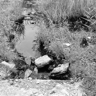 Ispusni kanal ispred tvornice trikotaže 