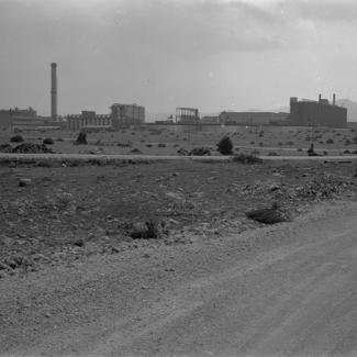 Tvornička postrojenja gledana sa zapada -  put prema taložnicama