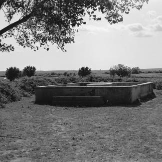 Ivkovići; sa sj. Strane, šesterokutna kruna