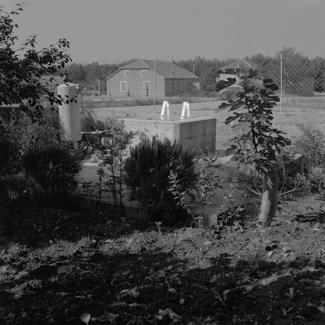 Surići; u privatnom vlasništvu; I uz cestu