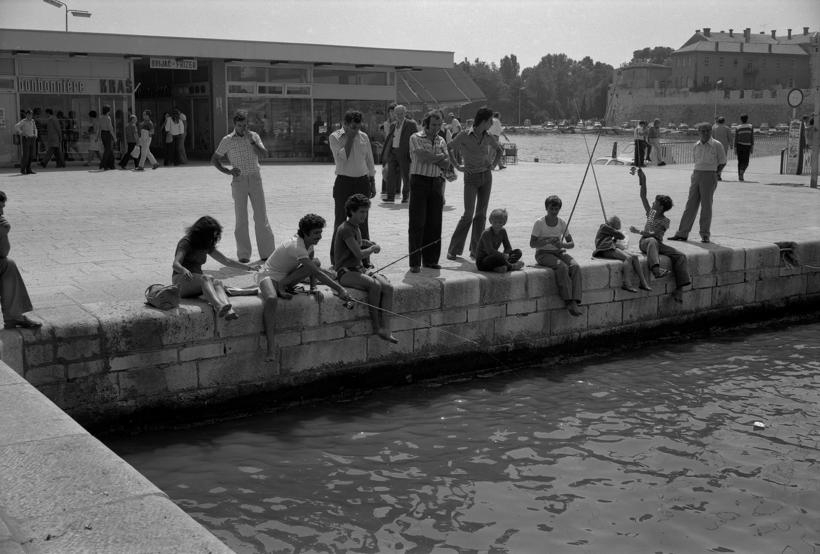 Ribiči ispred ispusta fekalnih voda kod M. Oreškovića