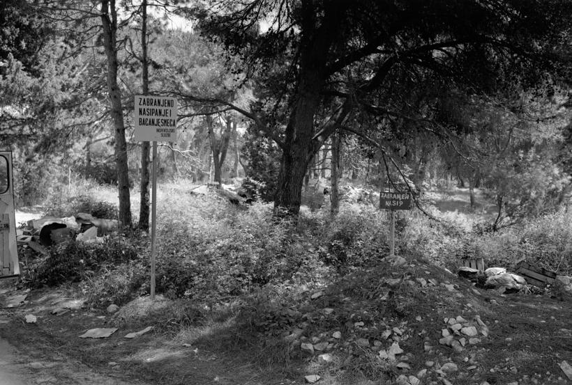 Znak zabrane bacanja smeća; raskrižje Nin-Borik-Bokanjac