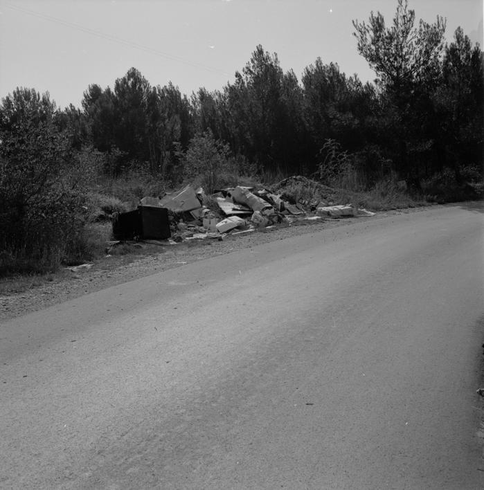 Divlji deponij uz put od raskrižja cestom od Nina prema Boriku