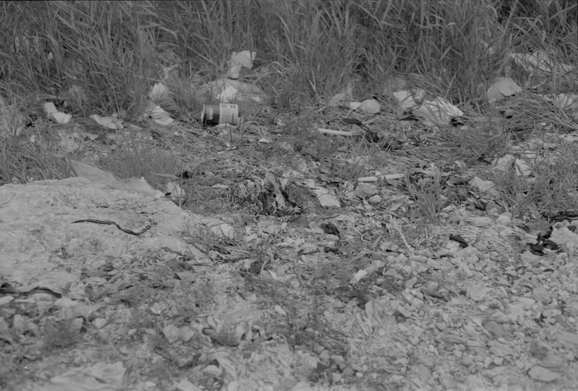 Divlji deponij ispred postrojenja 