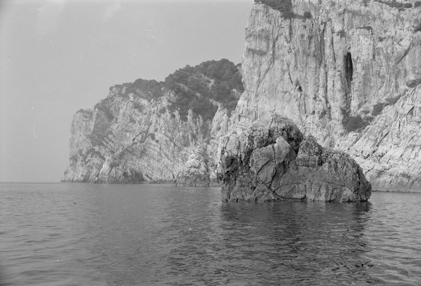 Klifovi - vanjska strana jugo-zap. dijela Dugog otoka - hrid